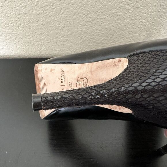 White House Black Market Women's 7.5 High Heels Black Peep Toe Patent Leather - Picture 7 of 10